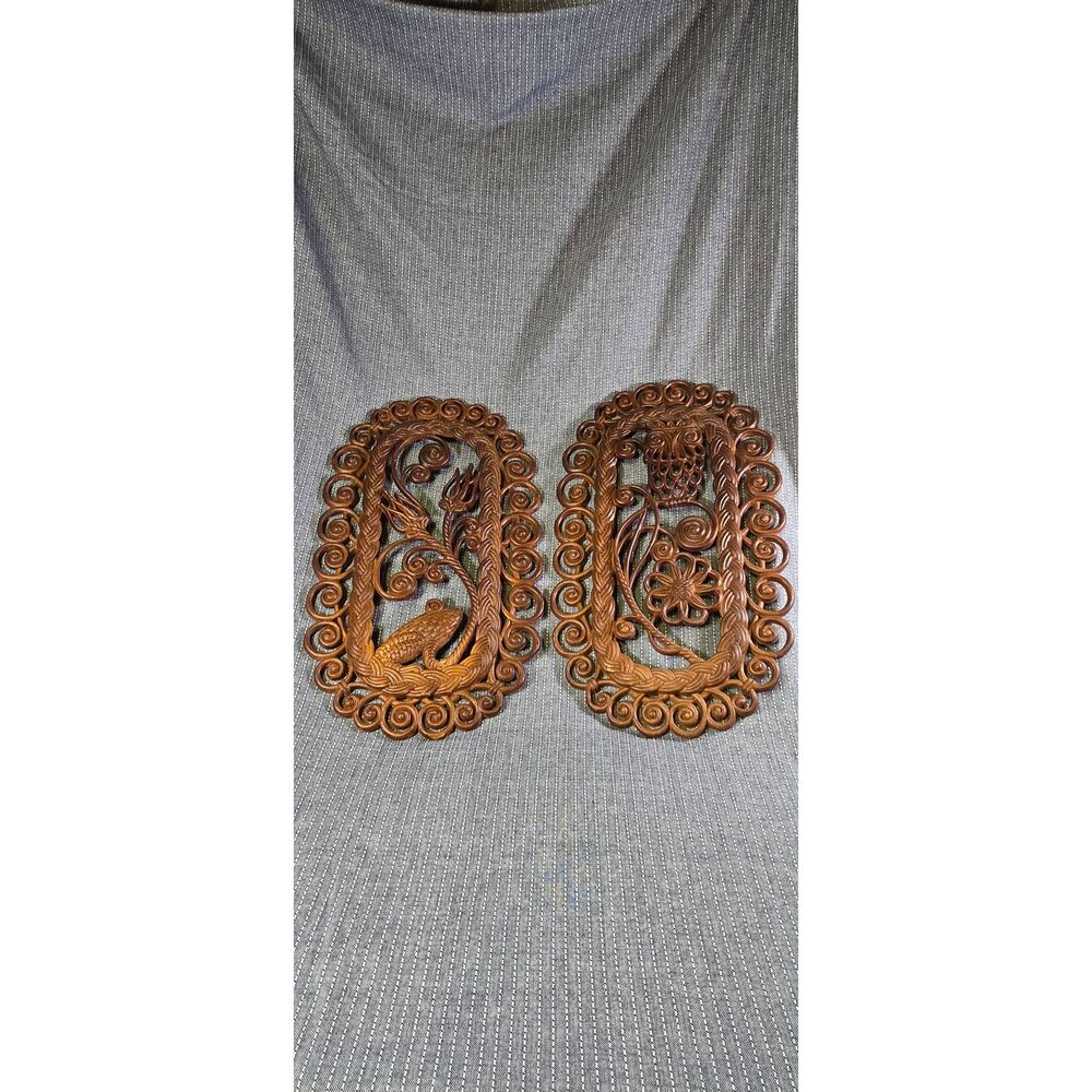 Vintage 1970s Faux Wicker Frog and Owl Wall Hanging
